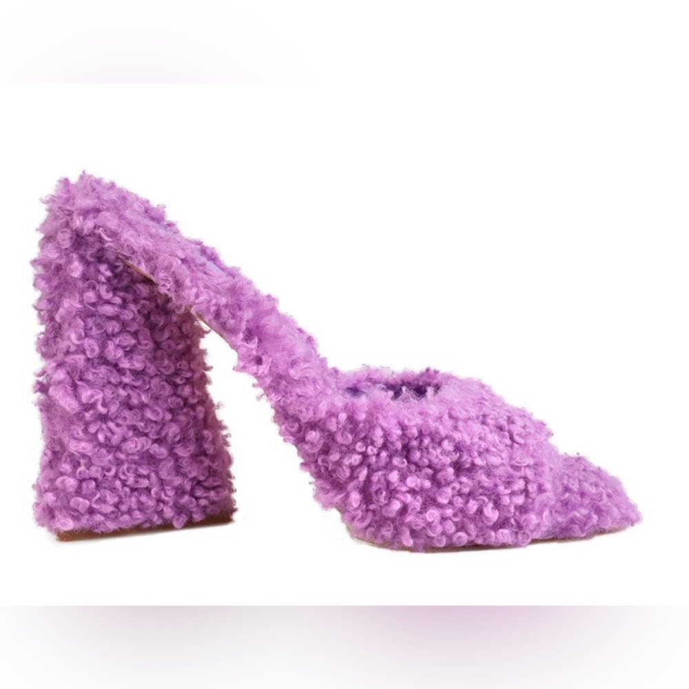 New! PRIVILEGED Soft & Comfortable Size 9, purple vegan sherling 4 inch heel